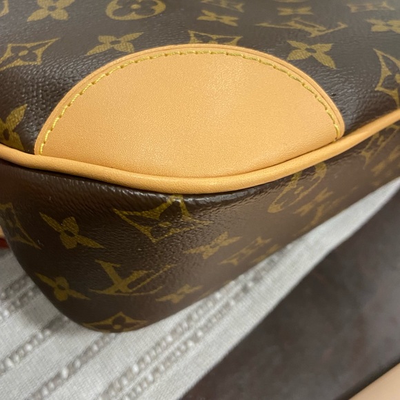 Louis Vuitton Boulogne - Picture 15 of 15